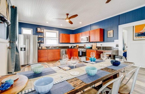 Hilo House | Whaler's Inn -Nautical Magical