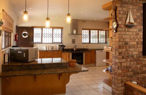 Sea Park House | whales tail