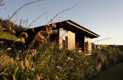 Raglan House | Whare Tatū