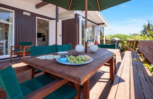 Wharewaka House | Wharewaka Hideaway - Wharewaka Holiday Home