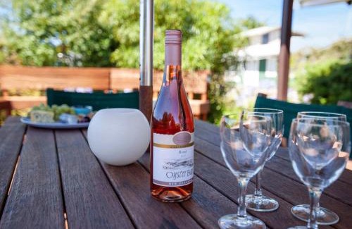 Wharewaka House | Wharewaka Hideaway - Wharewaka Holiday Home