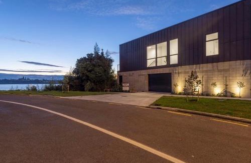 Tauranga Apartment | Wharf Retreat Unit 2