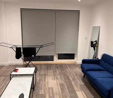 Gascoigne Apartment | Wharf Side One Bed Apartment