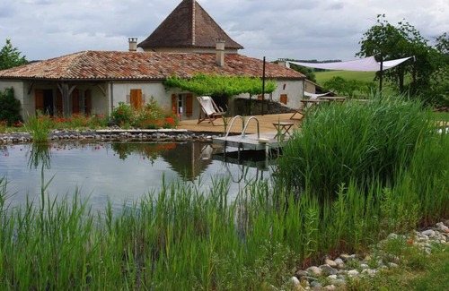 Saint-Leon House | Wheat and its natural swimming pool