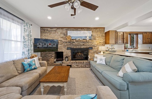 Chincoteague House | Whelks on Willow - Private Pool!