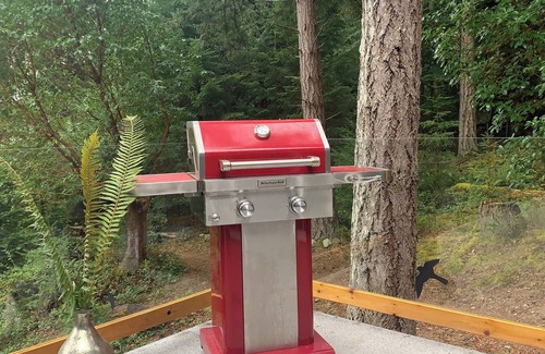 Galiano House | Where the Forest Meets the Ocean