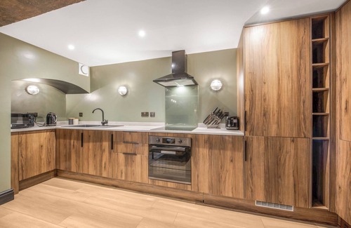 Worcester Apartment | WhiskAwayHomes Shaw Mews Apartment 2