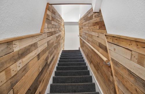 Worcester Apartment | WhiskAwayHomes TaylorBennett Apartment 1