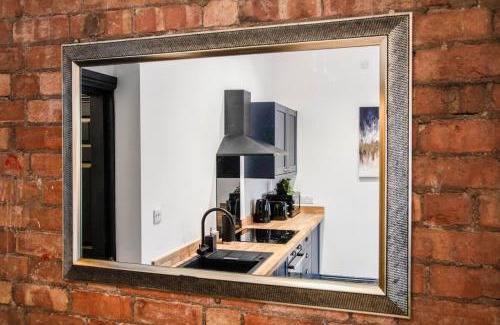 Pontrilas Apartment | WhiskAwayStays Foregate Studio No 4