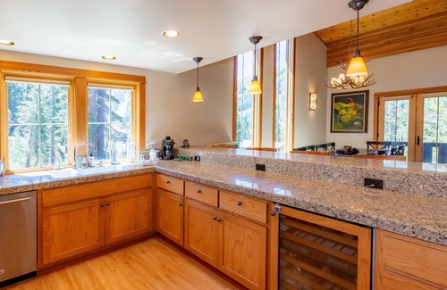 Juniper Ridge House | Whiskey Slide 4 Bedroom with Expansive View of Kirkwood