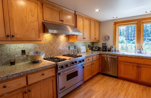 Juniper Ridge House | Whiskey Slide 4 Bedroom with Expansive View of Kirkwood