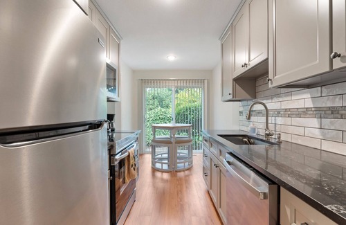 Vancouver House | Whisper Hidden Nest 1Level 1310 SQFT 2Br2Ba Courtyard
