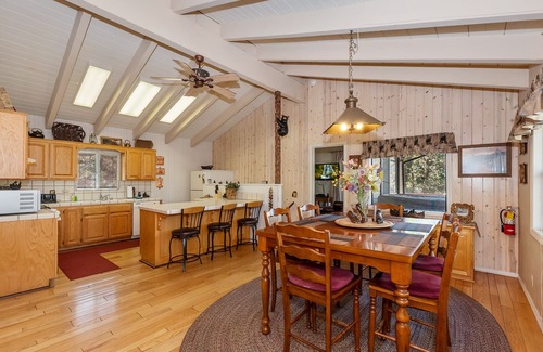 Whispering Forest Cabin | Whispering Bear Lodge by Destination Big Bear : Pool Table! Foosball! Views! Internet! Deck!