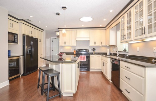 Costa Blanca House | "Whispering Palms"- Beach-Side Pool Home - 4BR/2.5BA