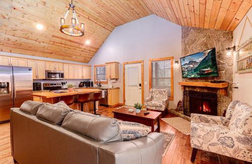 Qualla House | Whispering Pines Cabin