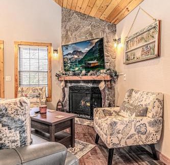 Qualla House | Whispering Pines Cabin