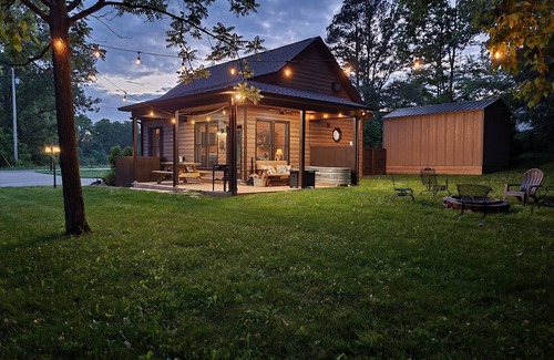 Cookeville Cottage | Whispering Springs cottage near Cummins Falls, TN Tech, and Salt Box Inn
