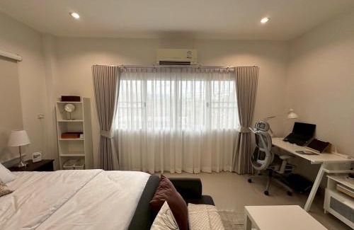 Chanthaburi House | White Haven - Homestay for Ladies, Couple, Family