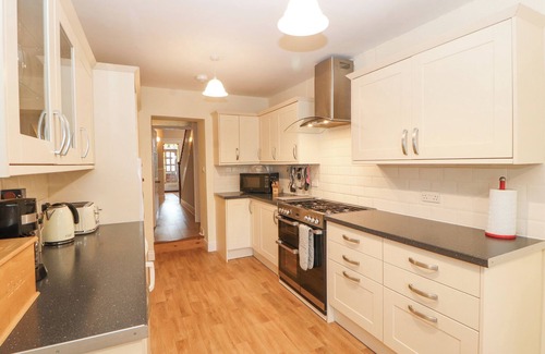 Keswick Cottage | WHITE HOUSE, pet friendly, with open fire in Keswick