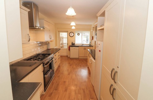 Keswick Cottage | WHITE HOUSE, pet friendly, with open fire in Keswick