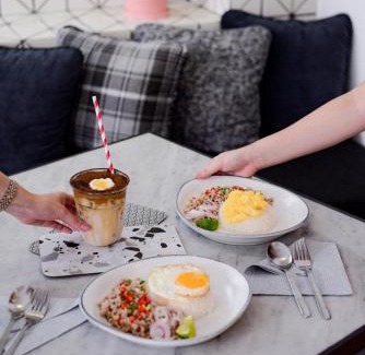 Bang Lamphu Lang Hotel | White Ivory Bed And Breakfast