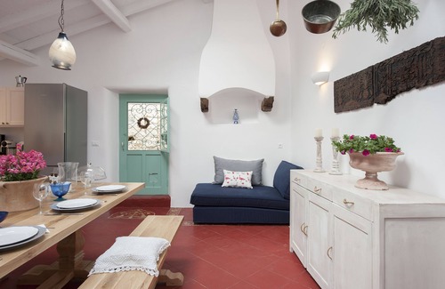 Ano Korakiana Villa | White Jasmine Cottage