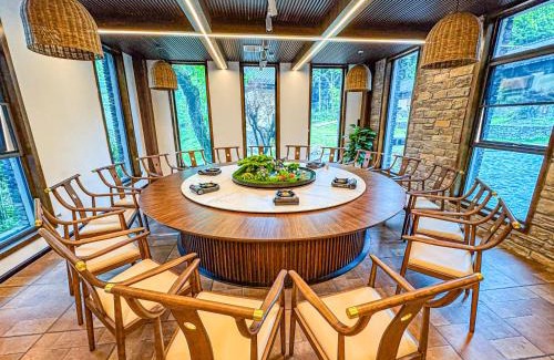 Enshi Hotel | White Magpie Mountain Residence