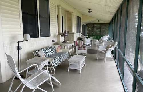 Green Lake House | White Oaks-Grand, Air Conditioned Lakefront Home on Green Lake's North Shore