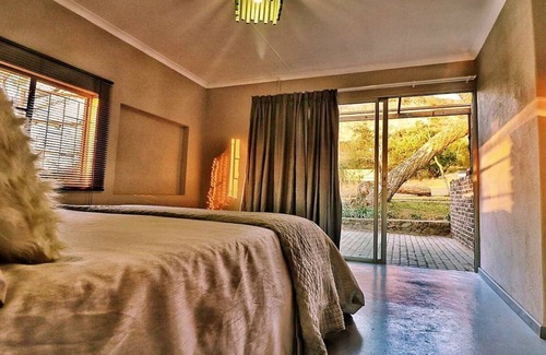 Nelspruit Cabin | White rock self-catering guest suites. Unit 2