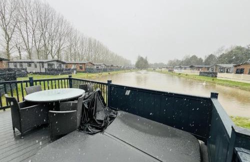 Allerthorpe Cabin | White Swan Lodge