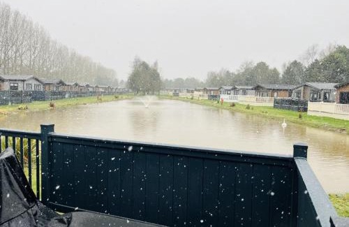 Allerthorpe Cabin | White Swan Lodge