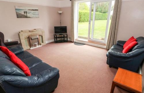 Haverfordwest House | White Thorns