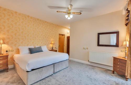 Llangollen Hotel | White Waters Hotel