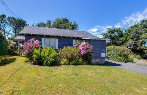 Neskowin House | White Wing