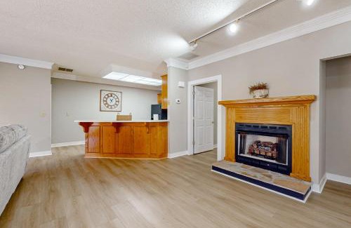 Ellijay Apartment | Whitepath Lodge & Resort #3