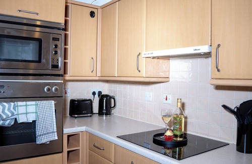 Stirchley Apartment | Whole Apartment | 2Bed & 2Bath | Professionals|Contractors|Parking|City-10mins