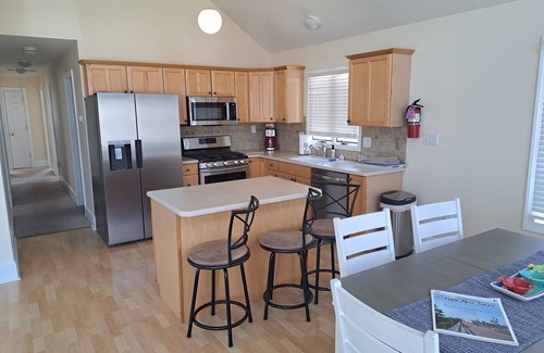 Avalon House | Whole home in Avalon, close to everything!