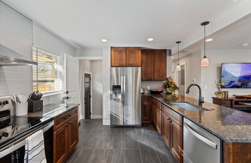 Jewell Heights - Hoffman Heights House | Whole House Relaxing Oasis by Fitzsimmons Campus.