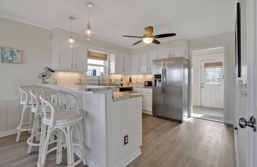 North Carolina Coast House | Whole House! Sleeps 16. 5 bed 3.5 bath Luxory that is steps from the sand!