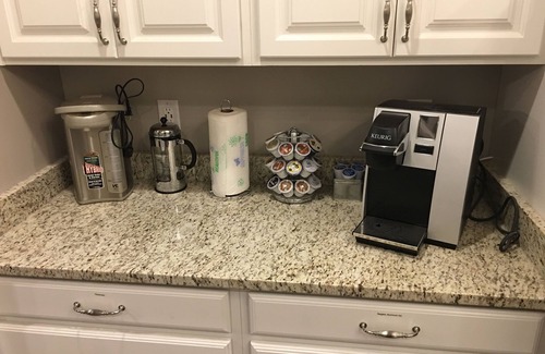 Rose Park House | Whole House Sleeps 10 6 min from Airport|Downtown