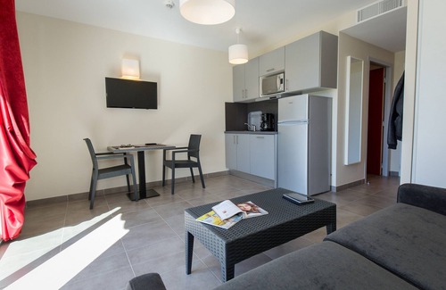 Les Restanques Condo | Wi-Fi Gratuit + Accès Piscine Extérieure