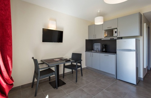 Les Restanques Condo | Wi-Fi Gratuit + Accès Piscine Extérieure
