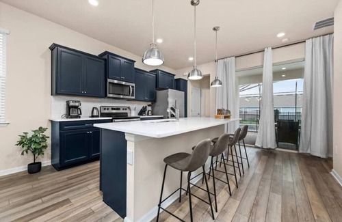 Davenport House | WI3277 Luxury 5BR Windsor Island Resort Home Near Disney | Pool