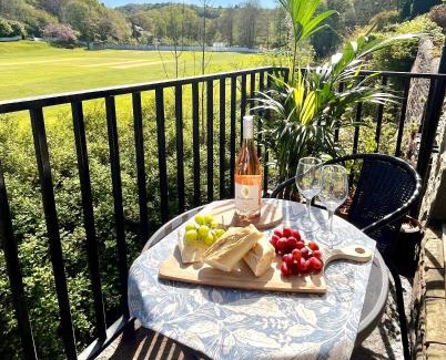 Hayfield House | Wicket Green Cottage Hayfield