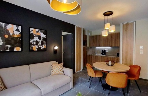 Saint-Etienne-de-Tinee Apartment | Wifi, 100m from ski slopes, sauna, hammam, balcony, parking, tv, ski locker, 42m², Auron