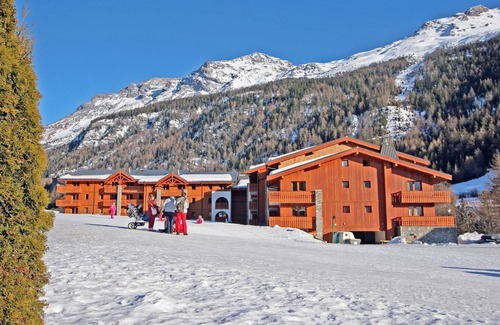 Lanslevillard Apartment | Wifi, 200m from ski slopes, fitness, sauna, balcony, parking, tv, ski locker, 36m², Val Cenis
