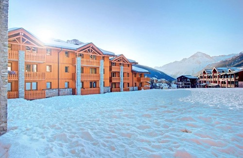 Lanslevillard Apartment | Wifi, 200m from ski slopes, fitness, sauna, balcony, parking, tv, ski locker, 36m², Val Cenis