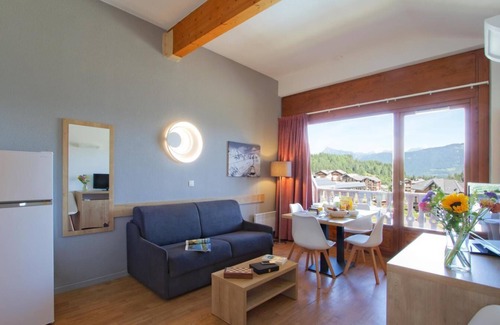 Les Esserts Apartment | Wifi, 50m from ski slopes, tv, ski locker, 32-36m², Morillon