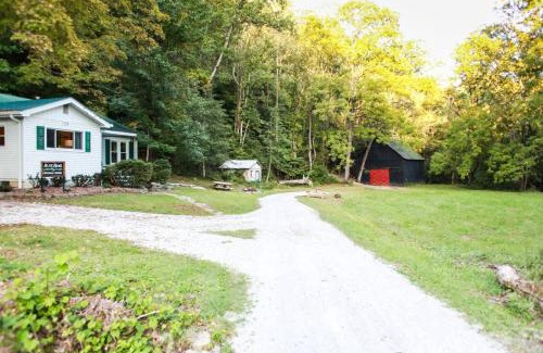 Frenchburg House | WiFi & Pets - Alice Rocks - Cave Run Lake & RRG KY
