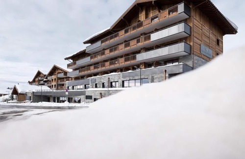 Les Eucherts Apartment | Wifi, ski-in/ski-out & foot of the slopes, fitness, swimming pool, balcony, parking, tv, ski locker